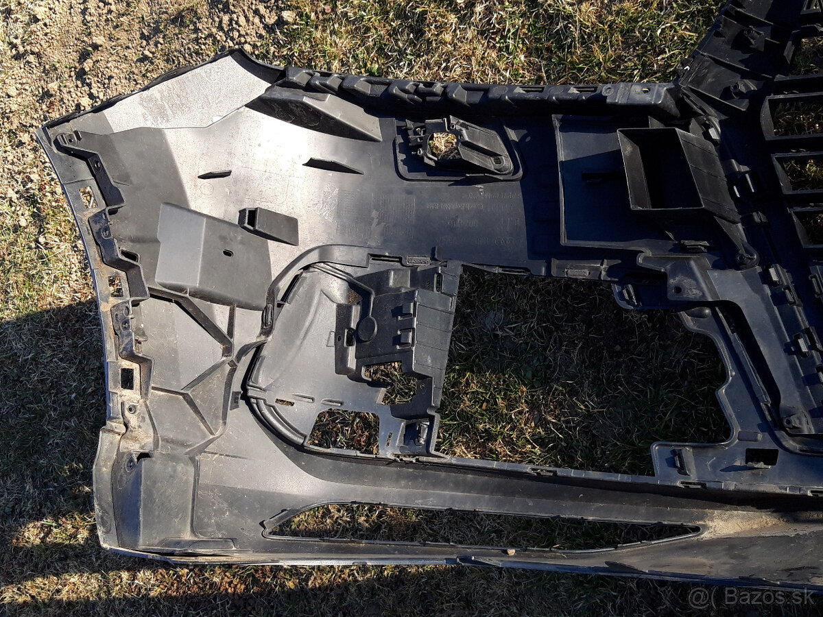 Predám predný nárazník na audi Q7 S-Line - 12