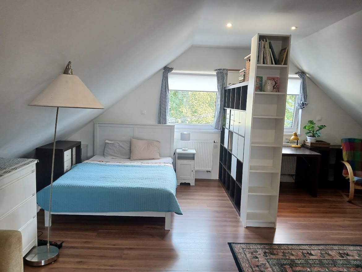 Prenajmem velky 130m2 byt so zahradkou v dvojdome Marianka - 12