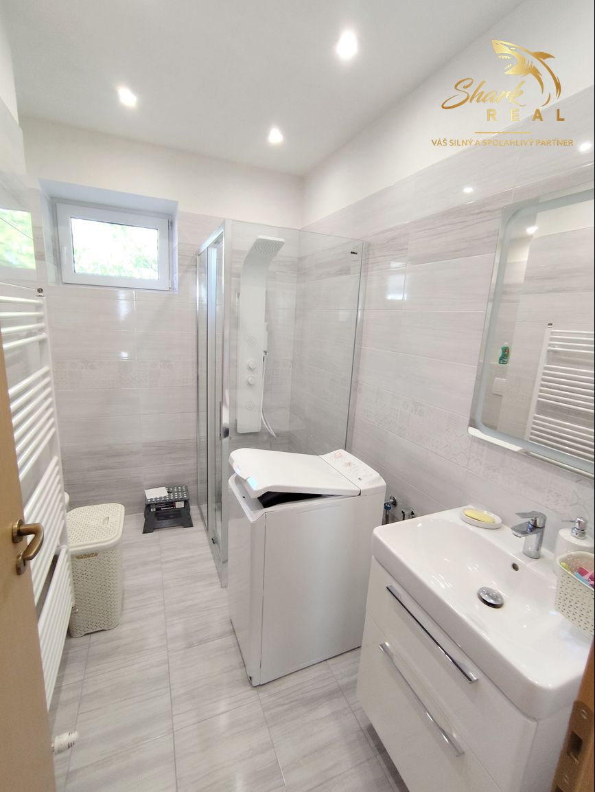 REZERVOVANÉ - Novinka Priestranný rodinný dom v peknej prír - 12