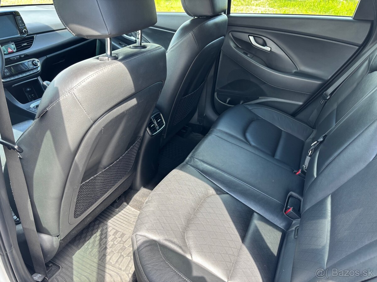 Hyundai i30 combi 2019 1.6CRDI 85kw plná vybava - 12