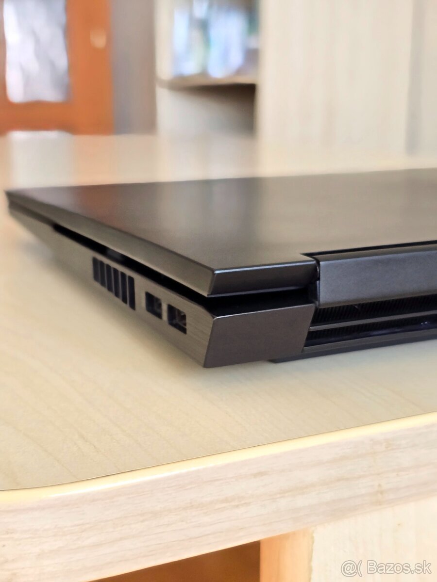 OMEN 17-ck2003 - 17" 240Hz 1440p, RTX 4090, i-9 13900HX - 12