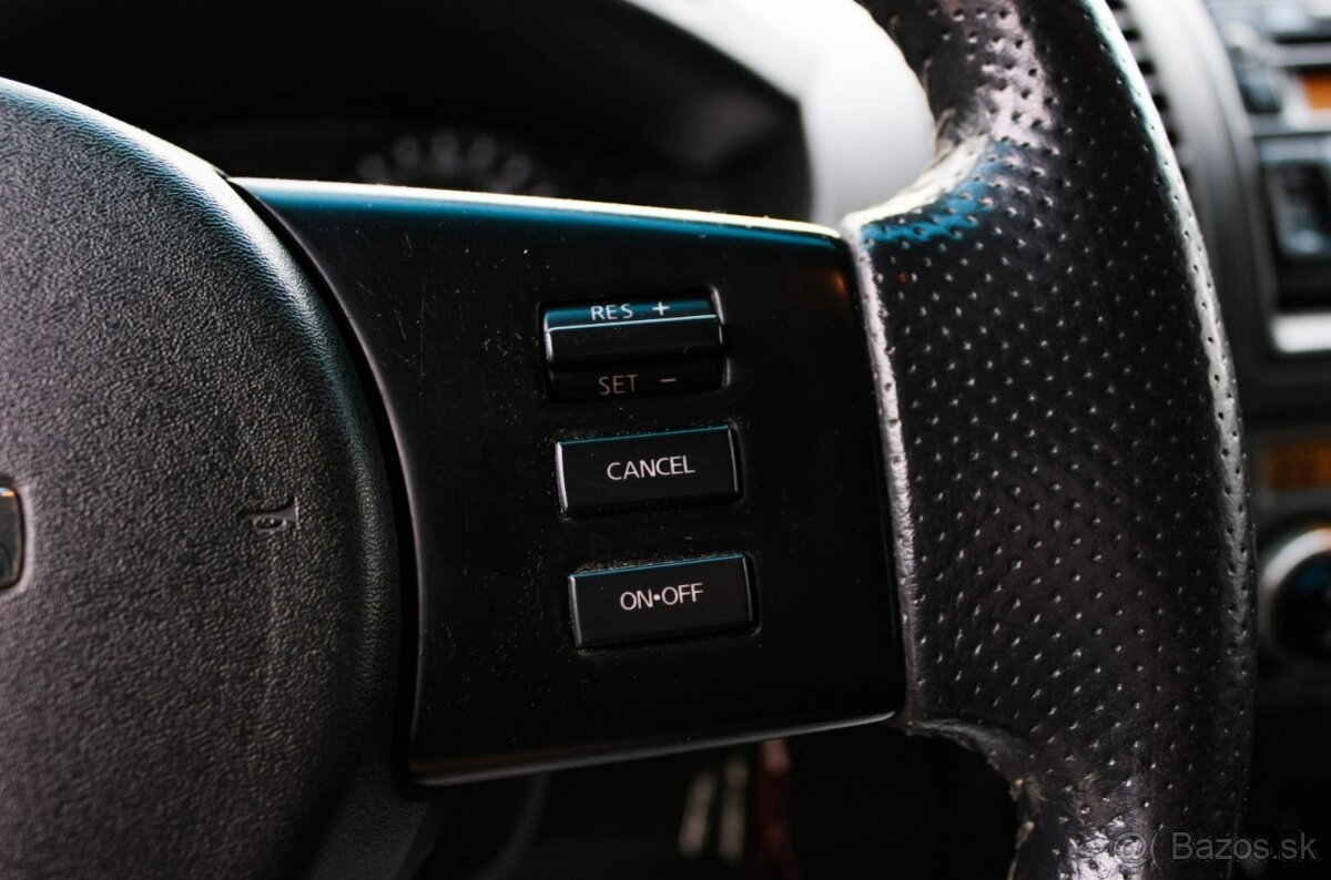 Nissan Navara DoubleCab 2.5D XE - 12