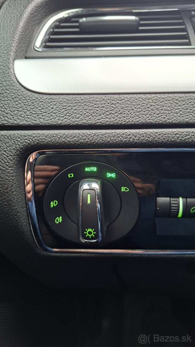 Škoda Superb Combi - 12