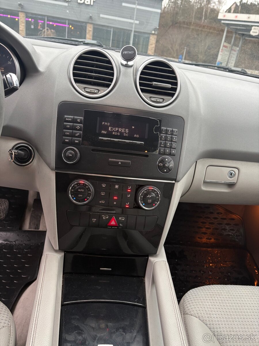 Mercedes-Benz ML 320 w164 - 12