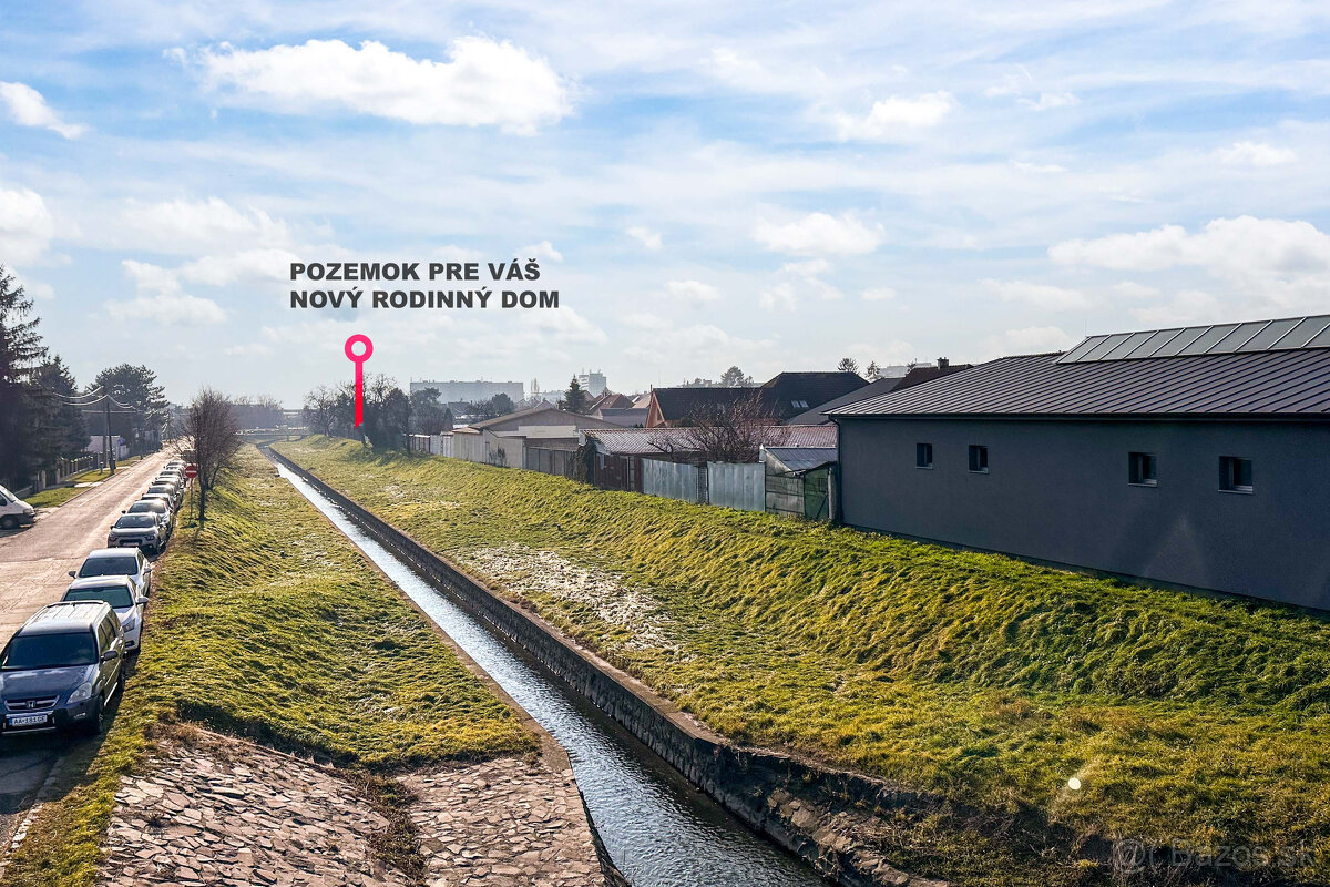 Na PREDAJ Slnečný, stavebný pozemok ,oplotený v obľúbene - 12