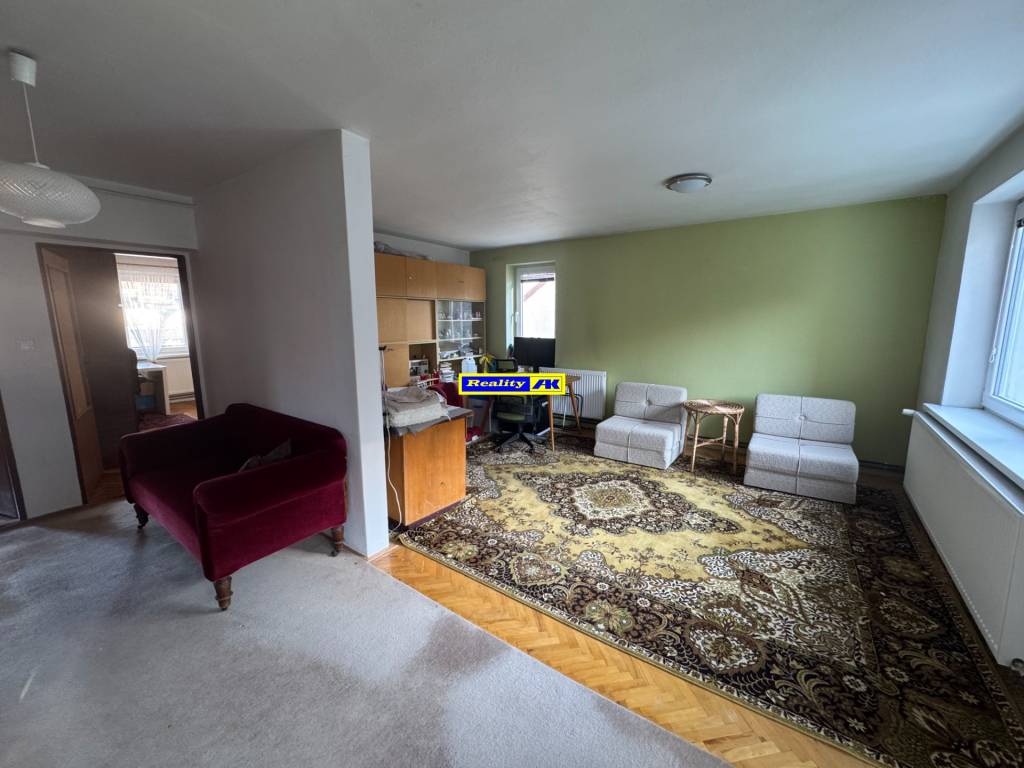 Rodinný dom vo vyhľadávanej lokalite Považský Chlmec - 12