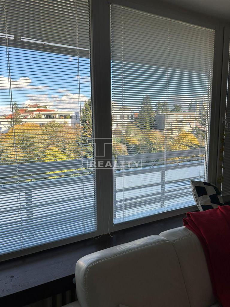 Priestranný 2 izbový byt v tichej lokalike Staré mesto 65 m2 - 12