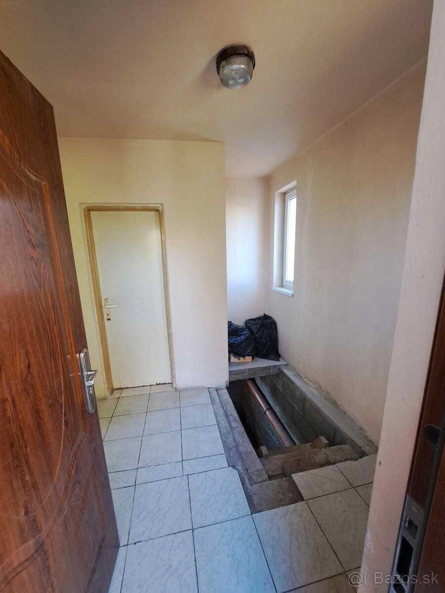 Rodinný dom / chalupa v tichej lokalite Košeca - 12