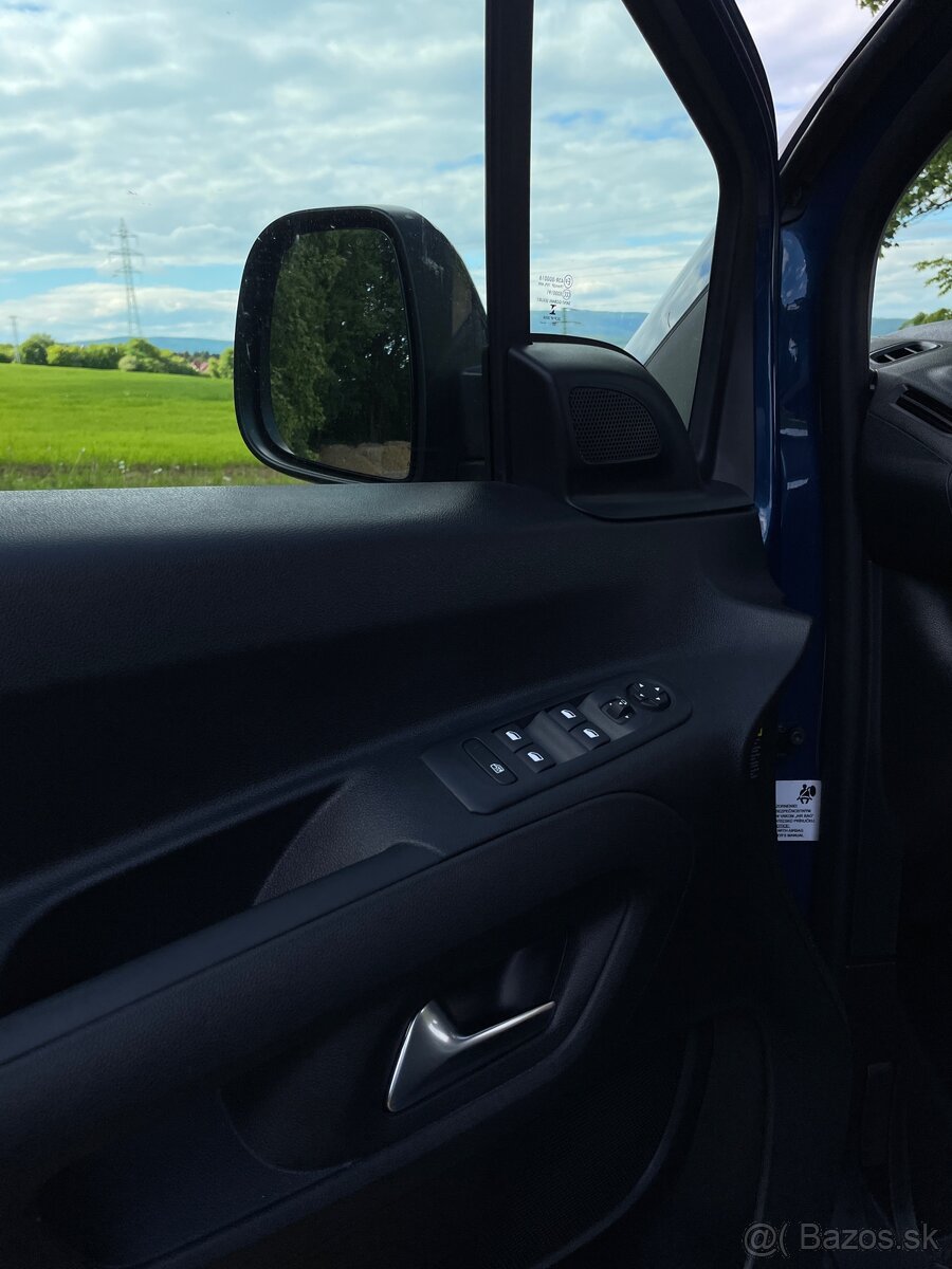 Opel Combo Elegance Plus 1.5 CDTI AT8 (12/2022) - 12