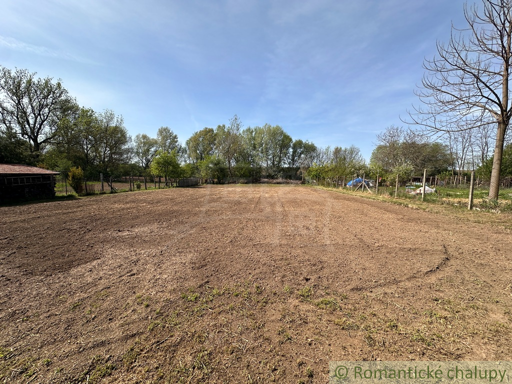 Starý sedliacky dom s veľkým pozemkom v Kolte – ideálna pr - 12