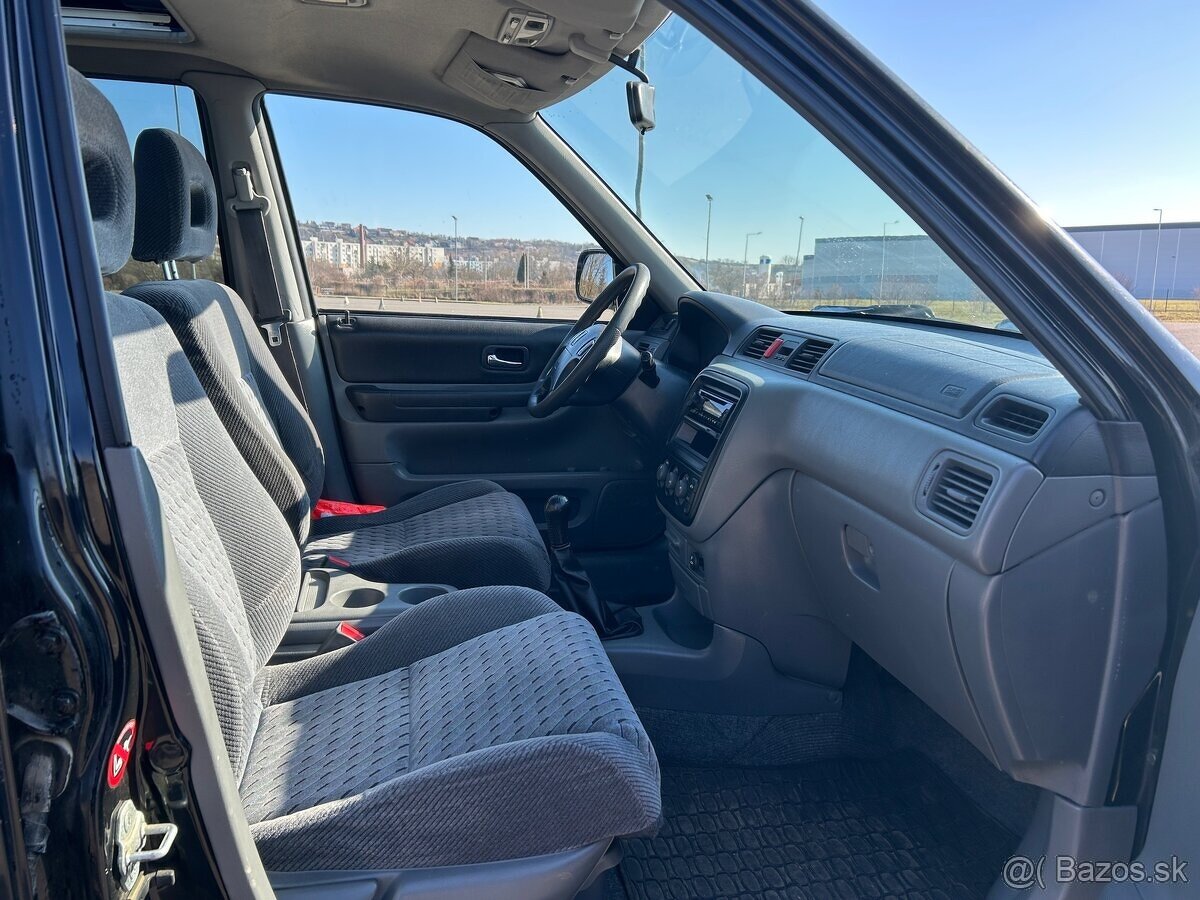 Honda CR-V 2.0i 108 kW 4x4 - 12