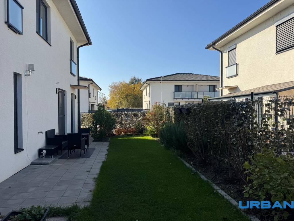 Na predaj 3i byt v RD, záhrada, vírivka, 2x parking v Šamorí - 12