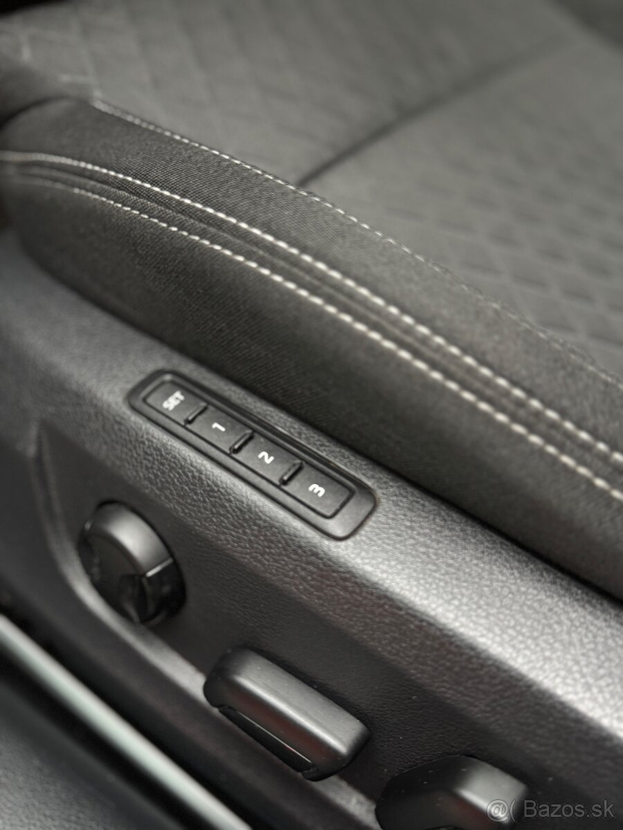 ŠKODA SUPERB 2.0TDi - 12