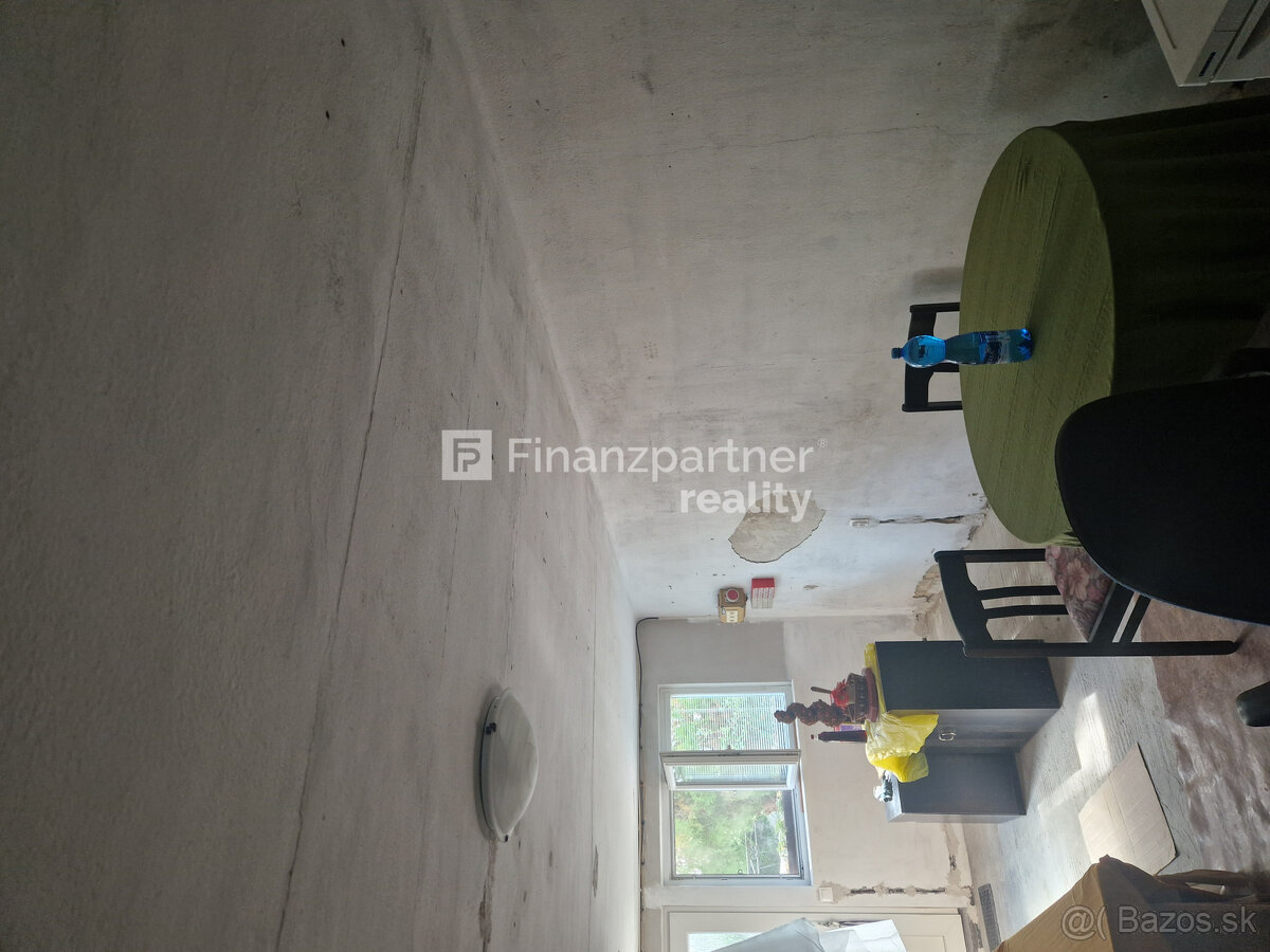 Znížená cena 5 izbový rodinný dom Číčov (F153-12REMAE) - 12