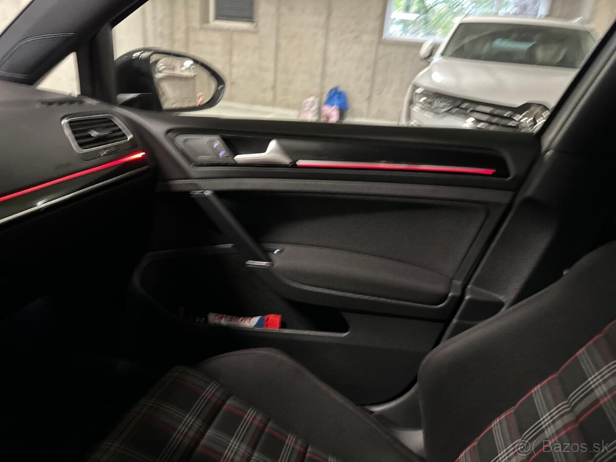 Volkswagen Golf GTi 2.0Tsi 2017 300ps M6 - 12