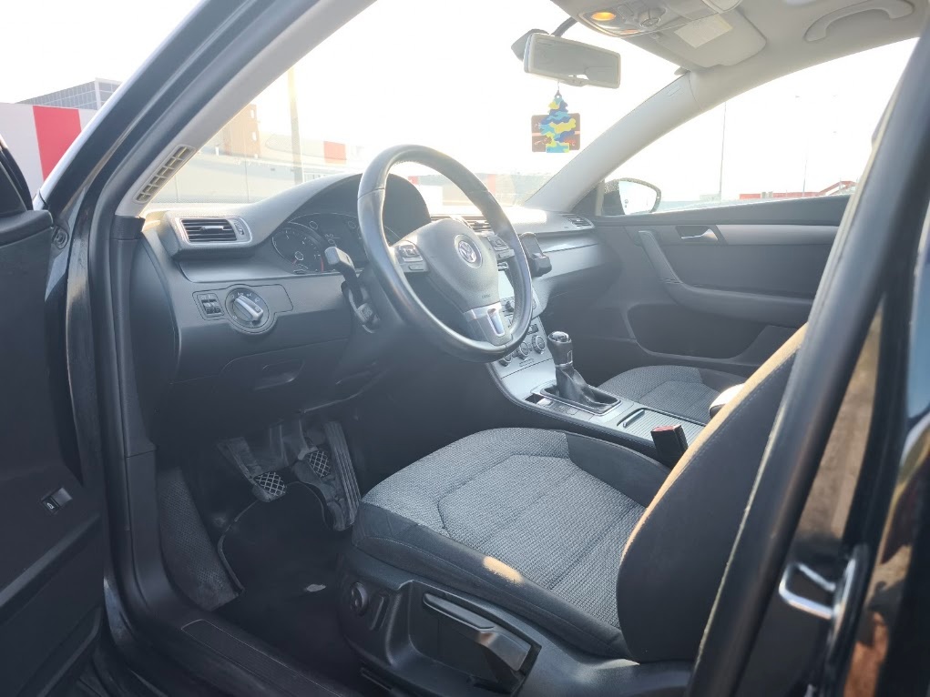 Volkswagen Passat B7 2.0TDi rok 2012 - 12