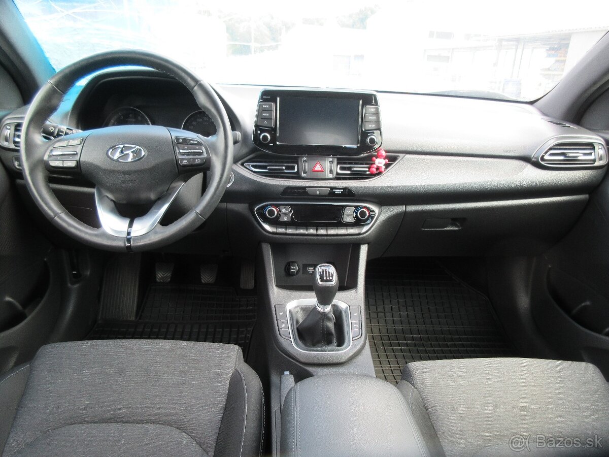 Hyundai i30 CW 1.5i CVVT Comfor - 12