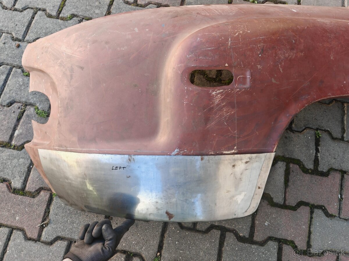 Spodní "rohlíček" pod maskou Tatra 603 - 12