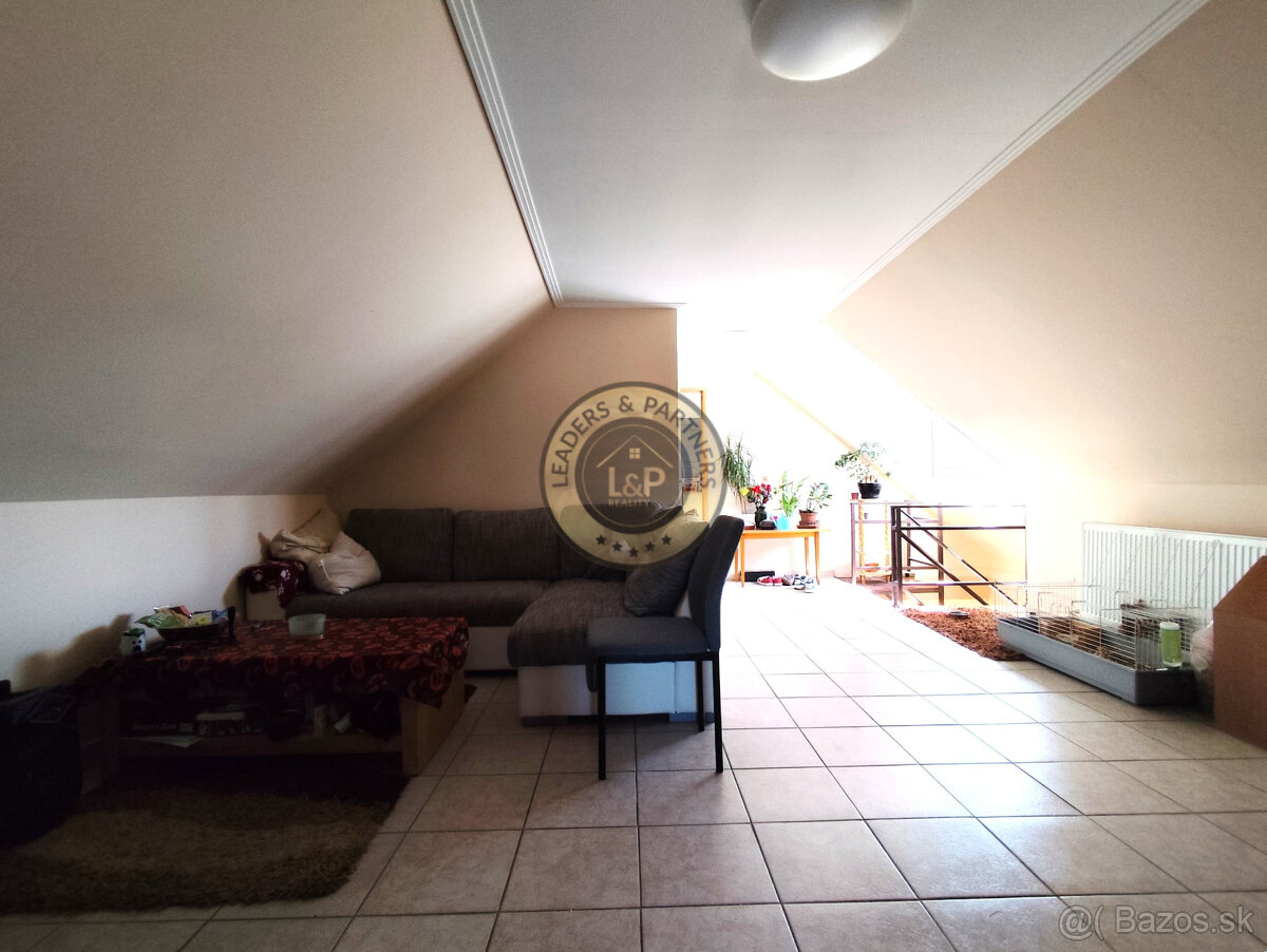 PREDAJ rodinný dom Ásvanyráró - 12