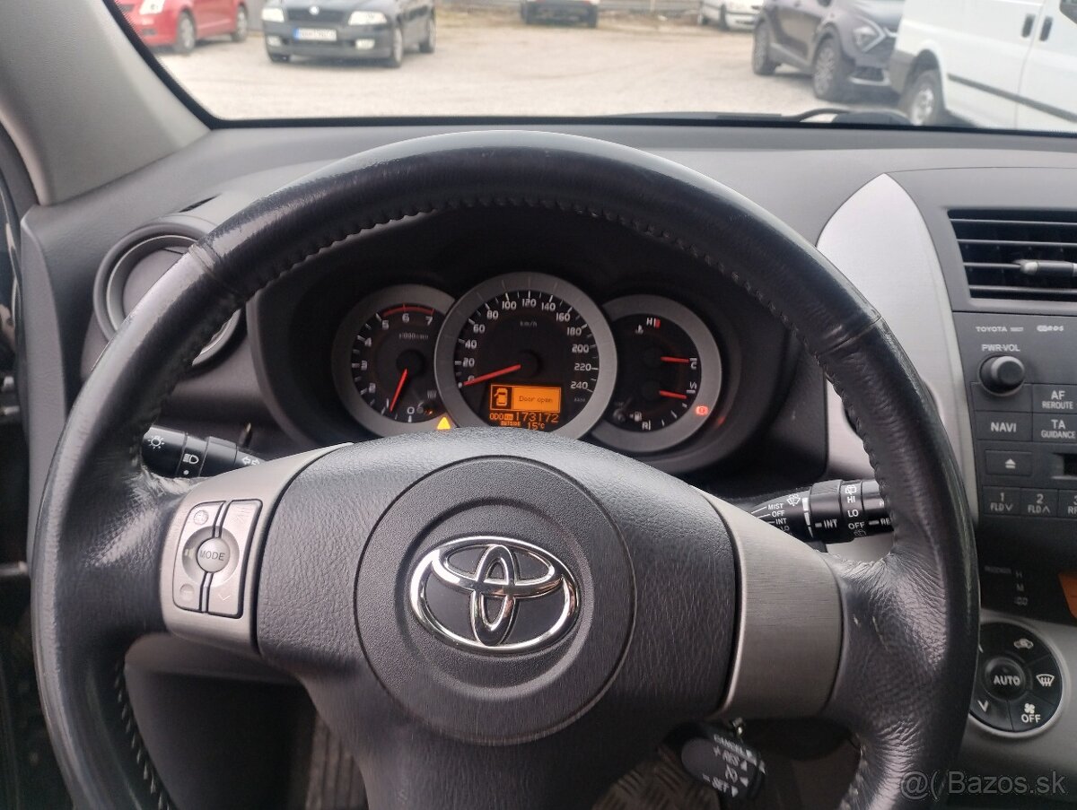 Toyota RAV4 2.2 D-4D 180 - 12