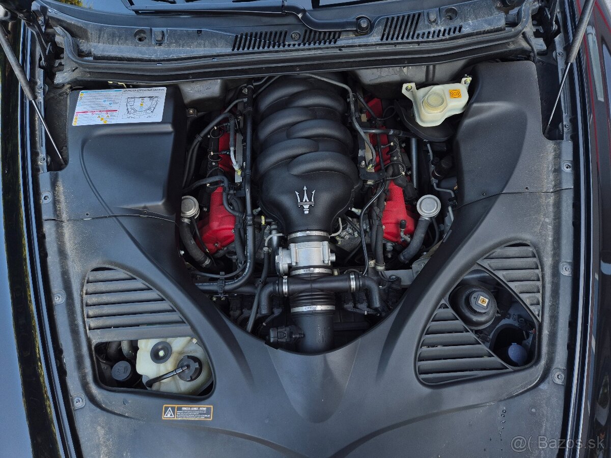 Maserati Quattroporte 4.2 V8 - 12