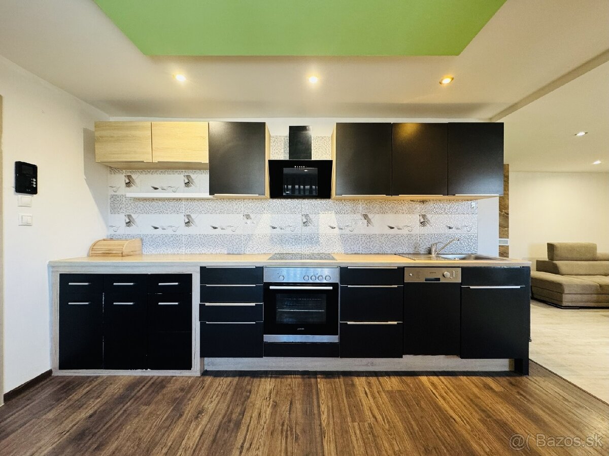 Na predaj priestranný 4i RD v obci Gajary. - 12