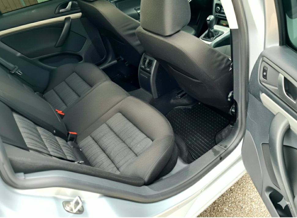 Škoda Octavia II FACELIFT Combi TDI 77KW - 12