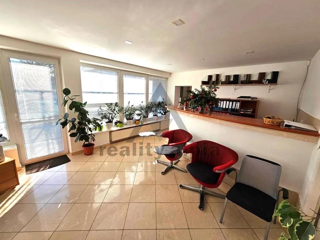 NA PRENÁJOM RODINNÝ DOM NA BÝVANIE, PODNIKANIE, SÍDLO FIRMY - 12