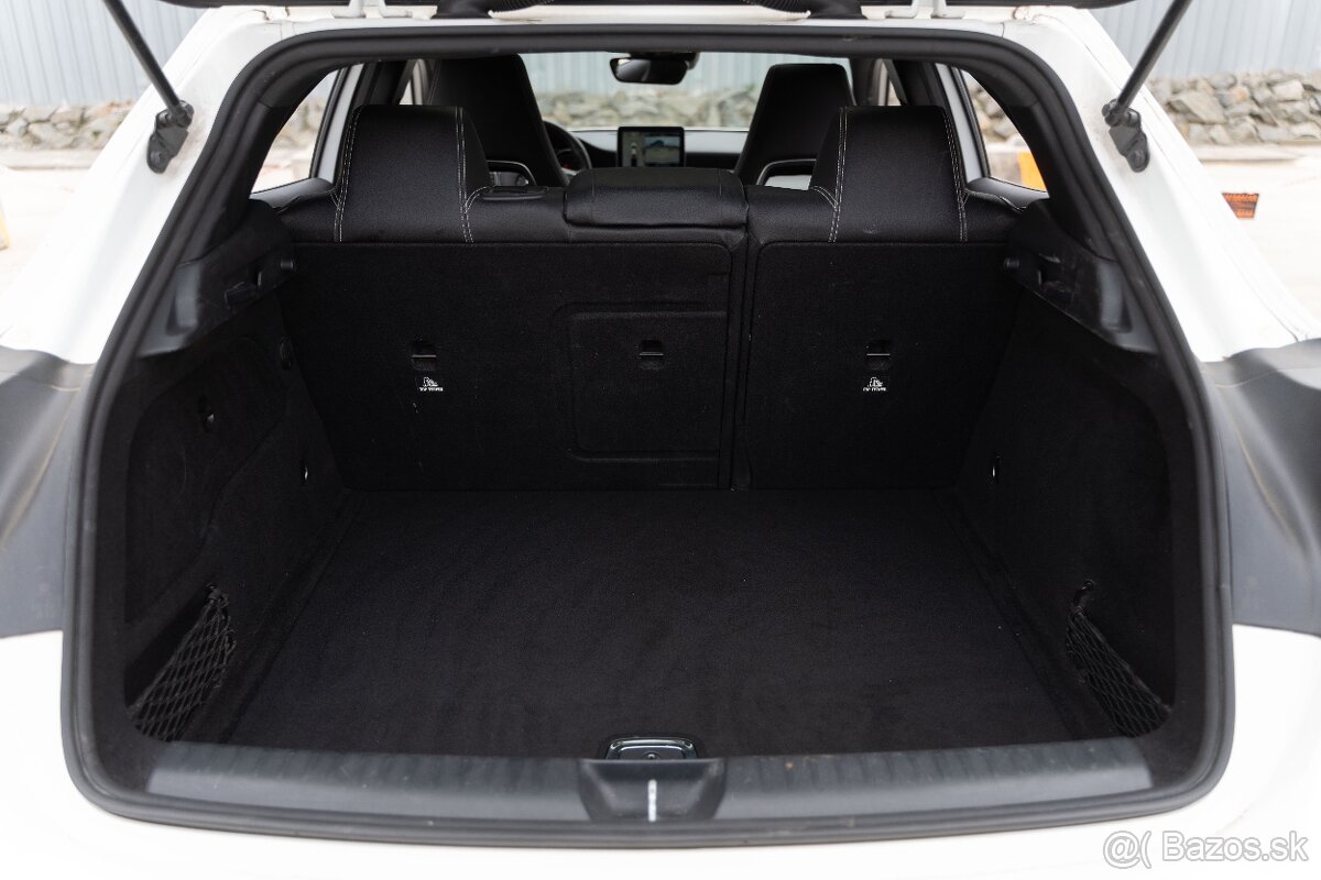 Mercedes-Benz GLA 180 - 12