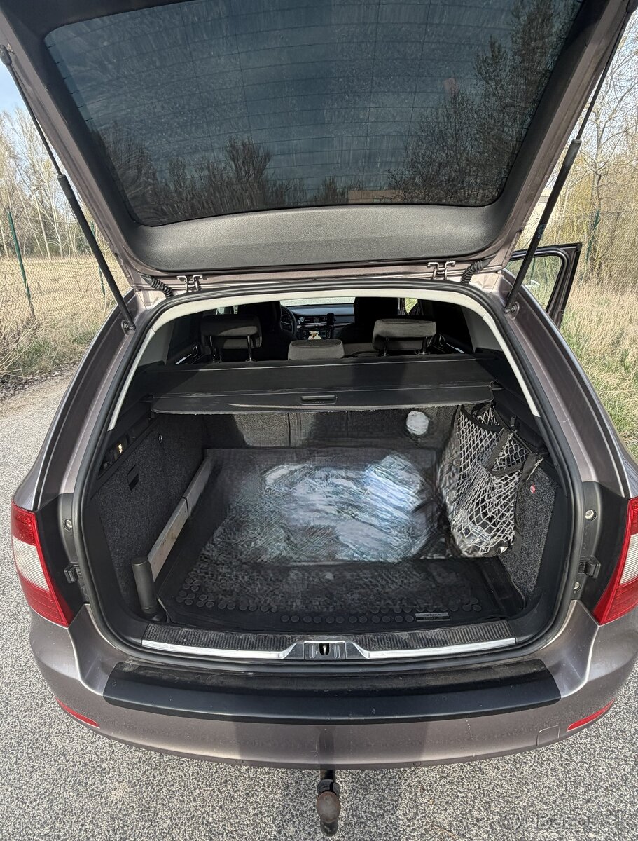 Škoda Superb Combi - 12