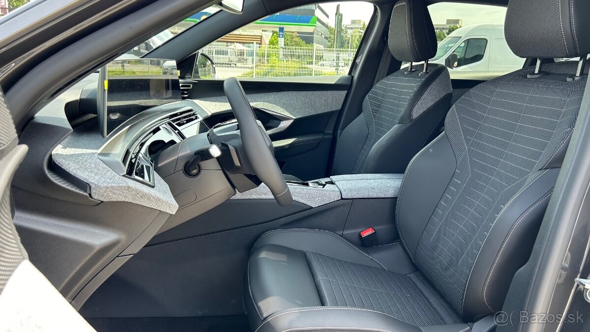 NEW 3008 ALLURE Hybrid 145k e-DCS6 - 12