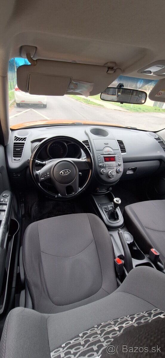 Kia Soul 1.6 CRDi - 12