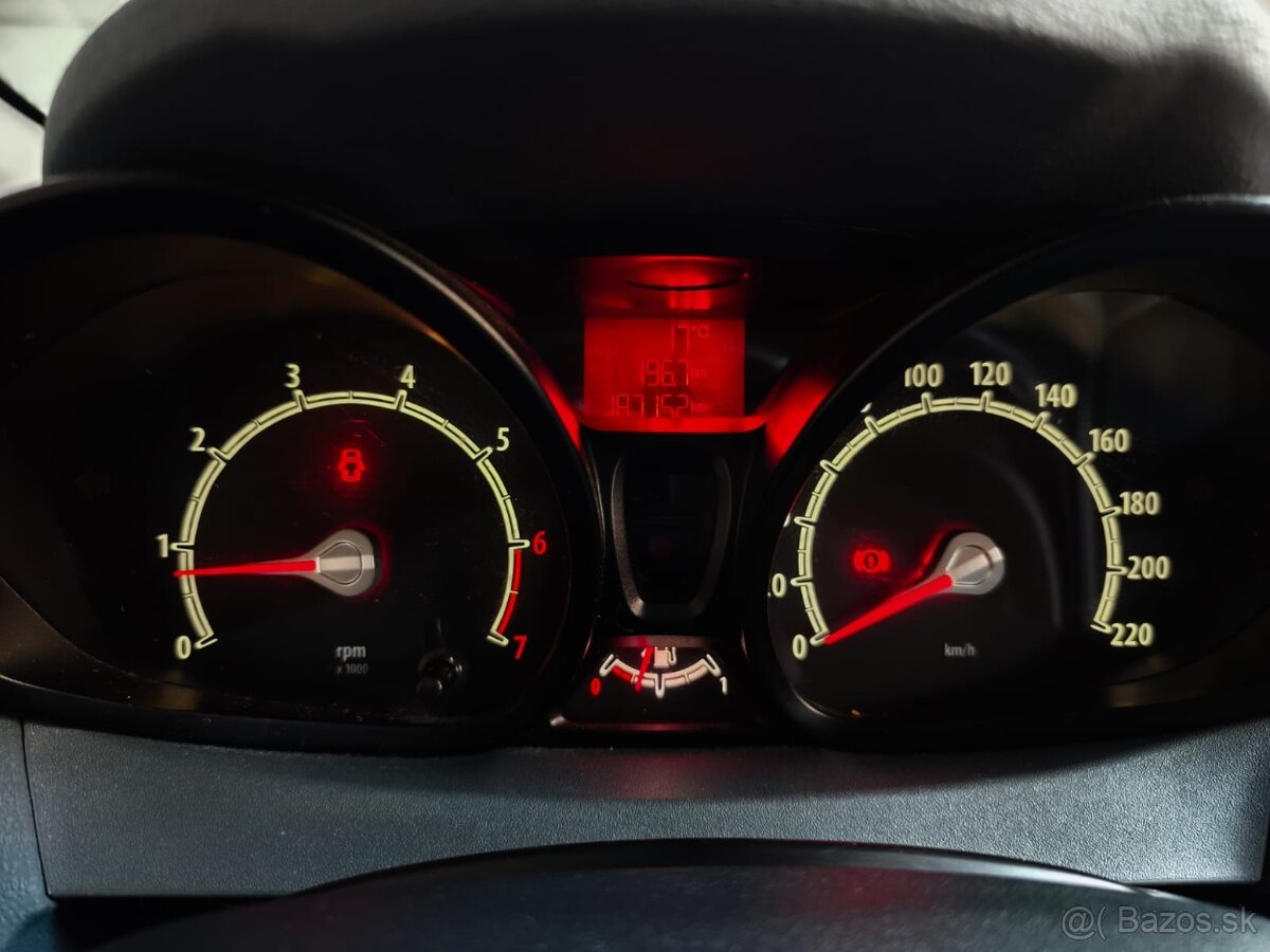 Ford fiesta 1.25 benzín - 12