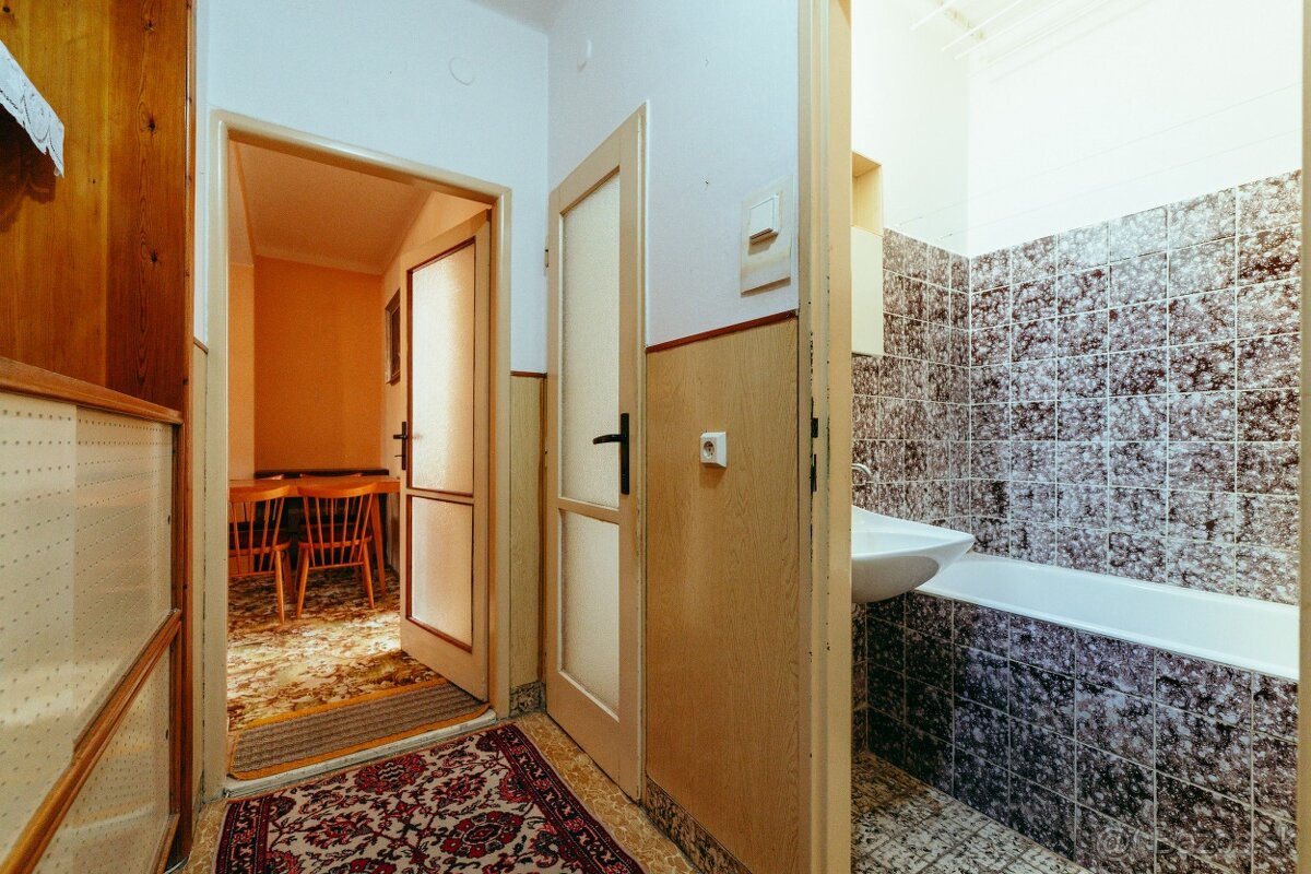 PRIESTRANNÝ 2i BYT S LOGGIOU A DVOMA PIVNICAMI - 12