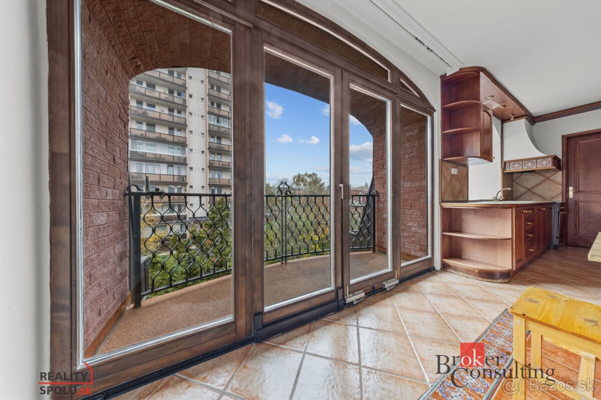 VILA v centre mestskej časti Rača - 12