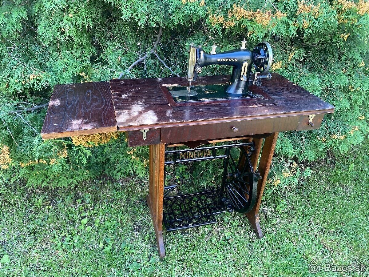 Šijací stroj MINERVA - 12