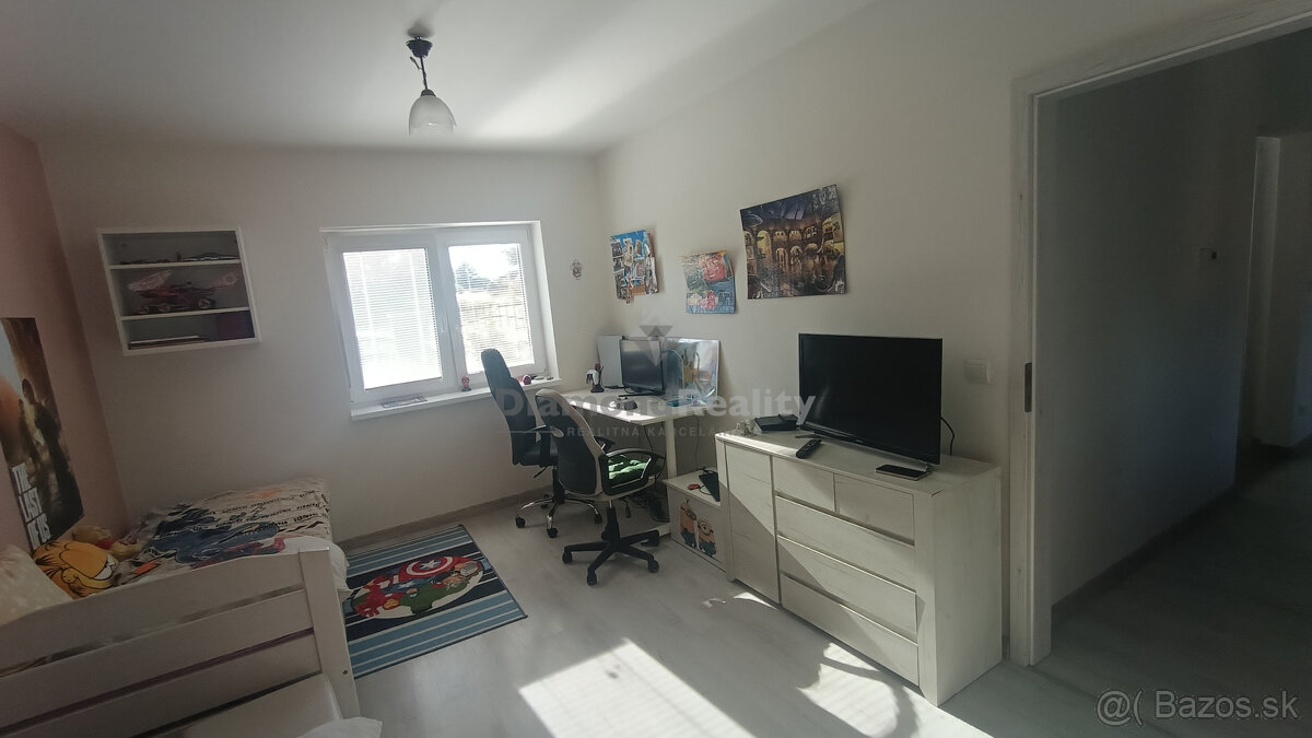 RezervovanéNa predaj krásna novostavba v obci Svätoplukovo - 12