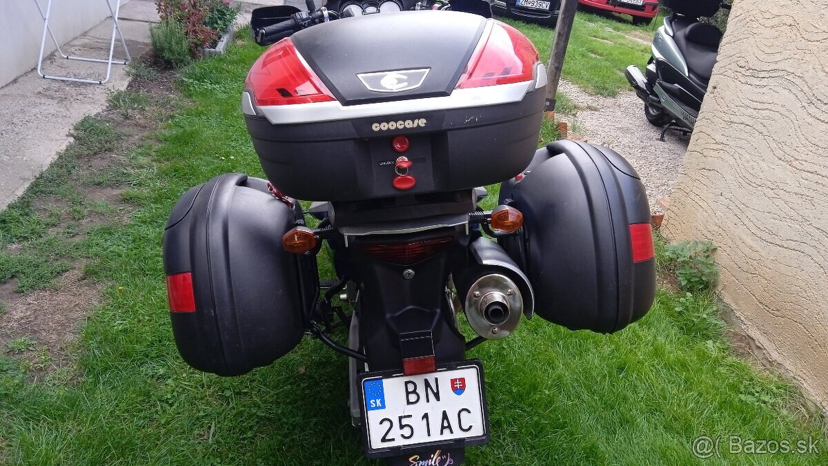 Suzuki DL650 Vstrom - 12