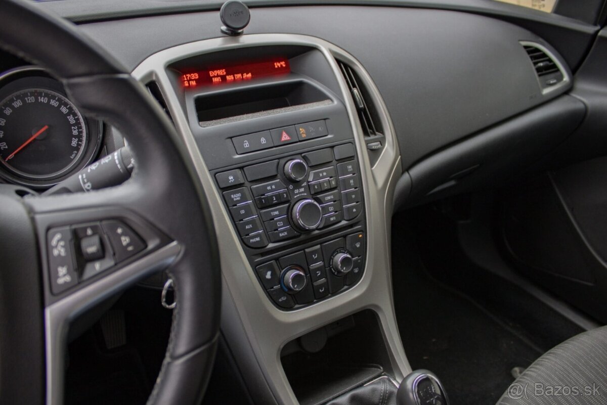 Opel Astra J 1.4 74 kW - 12