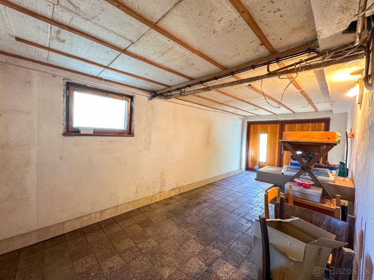 Dom s letnou kuchynkou v meste Žarnovica - 12