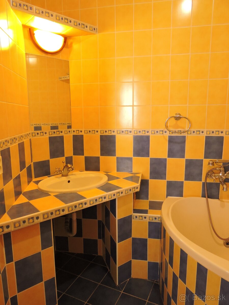 PREDÁM KRÁSNY 2 IZBOVÝ BYT POD HRADOM V BRATISLAVE - 12