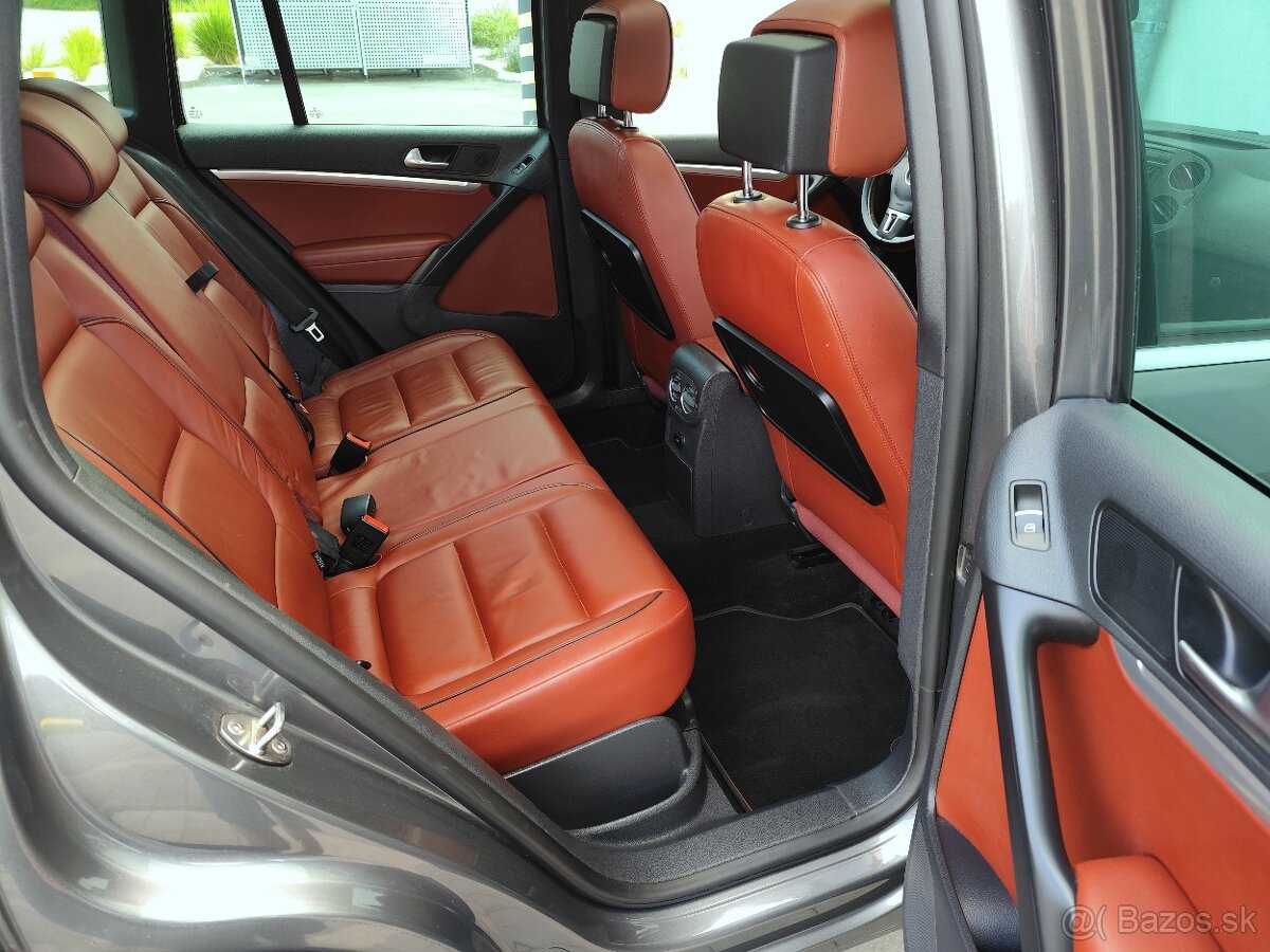 VW Tiguan 2.0 TDI 4x4 R-Line Exclusive -- 156 000 km - - 12