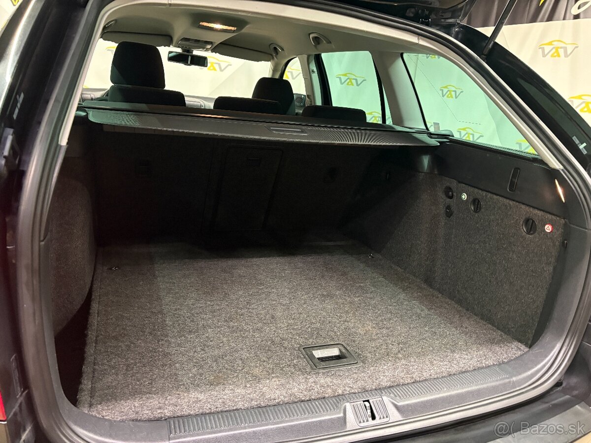 Škoda Octavia Combi 2.0 TDI CR DPF Elegance DSG - 12