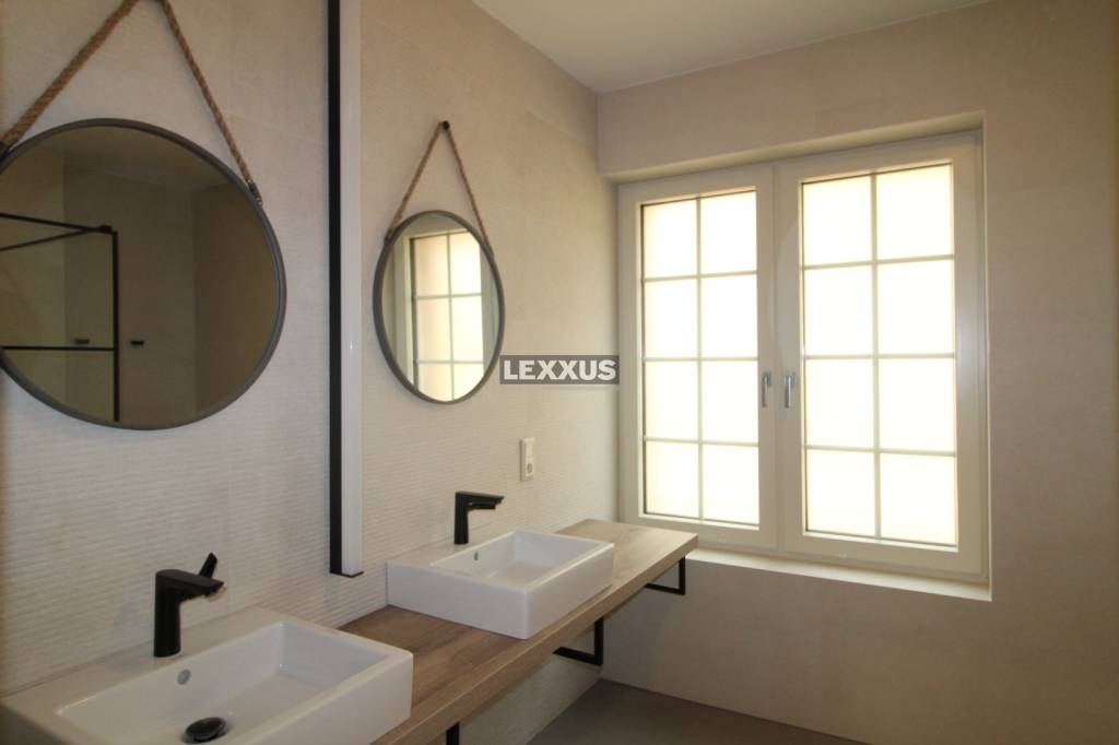 | DOM V ANGLICKOM ŠTÝLE 6 izb. KOLIBA - Vtáčie údolie - 12