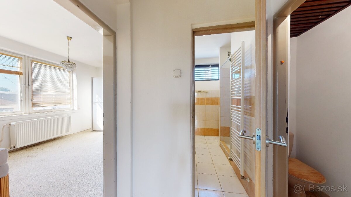 RD s 2 bytovými jednotkami - 170m2, Odbojárska ulica - 12