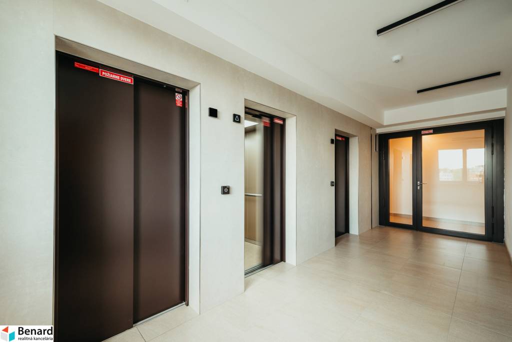 NA PREDAJ POSLEDNÉ TRI 3.IZBOVÉ BYTY TYP 5, KARPATSKÁ POPRAD - 12