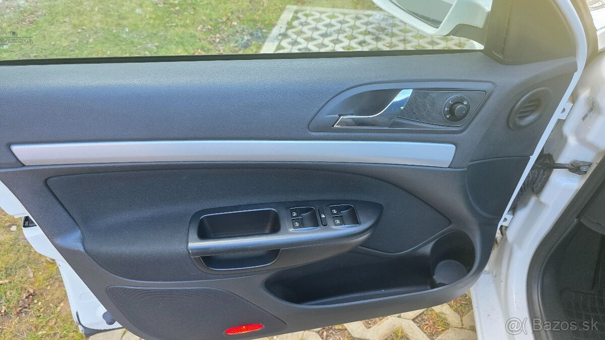 Skoda Octavia 1.6 TDi Combi - 12