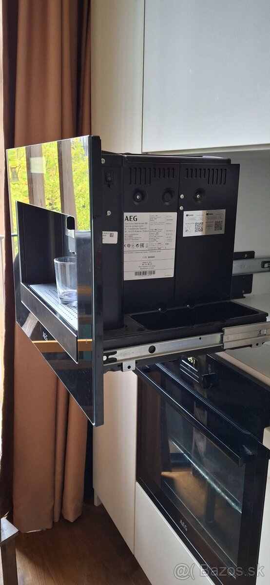 Vstavaný kávovar AEG KKE 8845 00B - 12