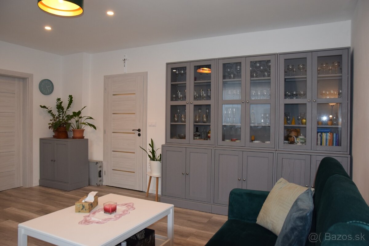 Kompletne zariadený dom s dvomi bytmi u nás v Zóhri - 12