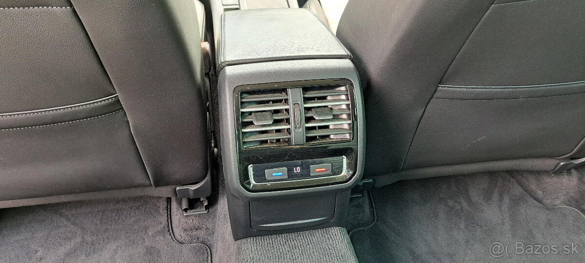 Volkswagen Passat Variant 2.0 TDI BMT R-Line Highline - 12